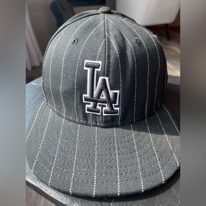 New Era Los Angeles 59FIFTY Embroidered Fitted Cap Size: 7 1/4